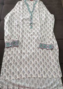 Fresh Bloom Floral White Kurti