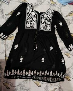 Elegant Black Embroidered Kurta