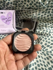 Plum There You Glow Highlighter