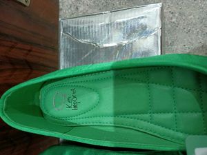 Elegant Green Ballet Flats