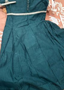 Elegant Green Embroidered Kurta