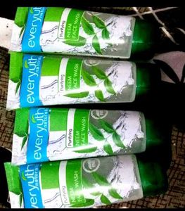 4 Everyuth Neem Face Wash