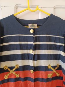 Buttons Down Top