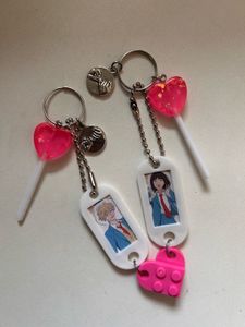 Skip &amp; Loafer Keychain 🩷✨