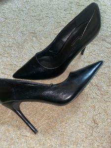 Calliope Black Pointed Heels