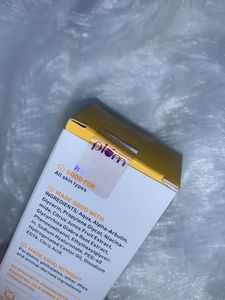 Plum Alpha Arbutin Face Serum