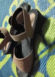 Elegant Brown Sandals