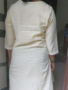 Elegant White Embroidered Kurta