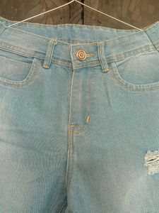 Blue Boyfriend&#39;s Jeans