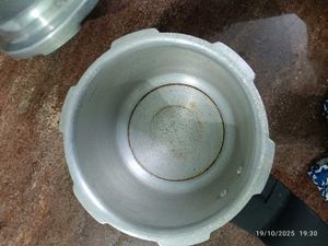 Prestige Deluxe 3 liter Pressure Cooker