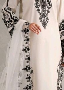 Elegant Unstitched Lawn Suits(It&#39;s Unstitche