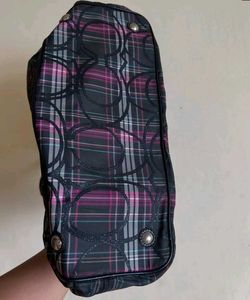 Coach Kiss Lock ( Authentic)