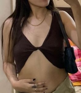 Women&#39;s Rib Knit Tank Top with Front Knot Detail