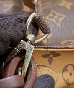 Louis Vuitton (Non Authentic)