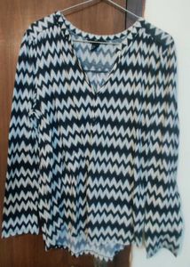 Patterned V-Neck Top
