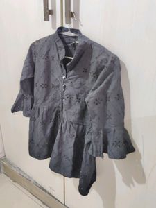 Top from Zara in Medium size