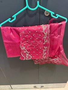 saree with unstitched blouse material