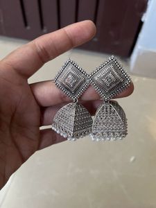 Earings