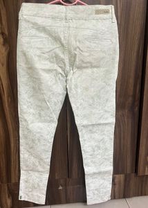 Pastel printed trousers for women