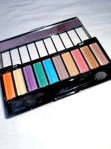 Eyeshadow Pallette With Applicator