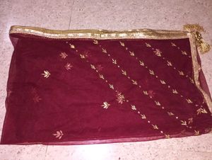 Bridal Maroon &amp; Gold Embroidered Dupatta