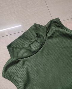 Olive Green Sleeveless Turtleneck