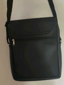 Stylish Black Side Bag Of &#39;Jeep&#39;-BOLUVO