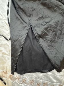 Black bodycon dress