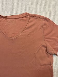 Van Heusen Peach V-Neck T-Shirt Size XS