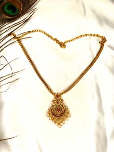 Elegant Gold-Tone Necklace