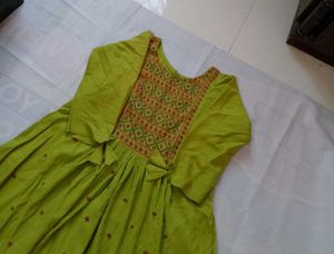 Nayra Cut Kurti