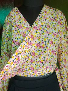 New Floral Wrap Top