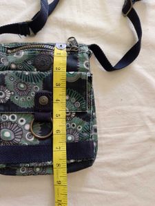 Kipling Sling (authentic)