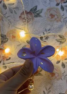 Purple Flower Pearl Charm Claw Clip / Clature