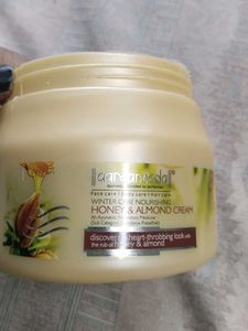 Aaryanveda Honey Almond Cream