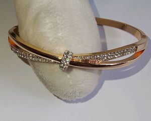 Knot Design Anti Tarnish Bracelet With AD