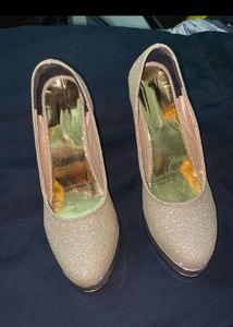 Glittery Heels ✨