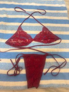 Red bikini set