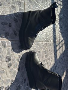 H&amp;M Women Boots EUR: 35