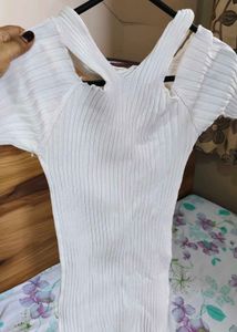 Chic White Ribbed Knit Top