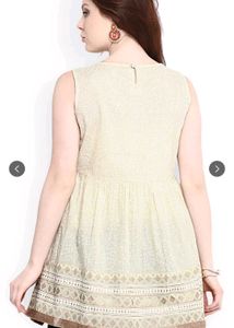 Elegant Cream Sleeveless Tunic Top