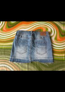 MANGO DENIM SHORTS IN SMALL SIZE