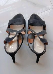 Stylish Black heels 🖤👠