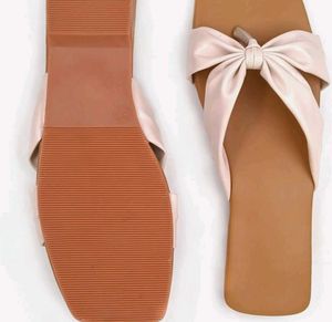 women bow Detail cream sandal 👡