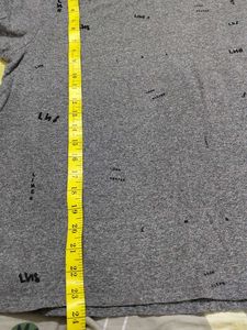 Gray Levi&#39;s Line 8 Tee