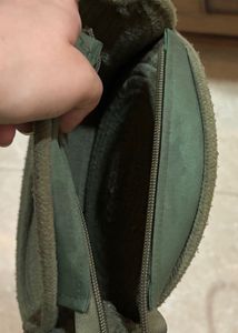 Olive Bag Daisy Circle Sling