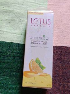 Lotus Herbals WhiteGlow Radiance Serum