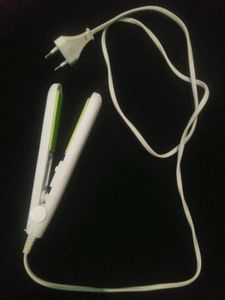 Mini hair straightner