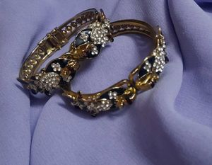 Vintage Floral Bangle Bracelet Set