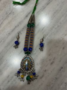 necklace with earrings traditional